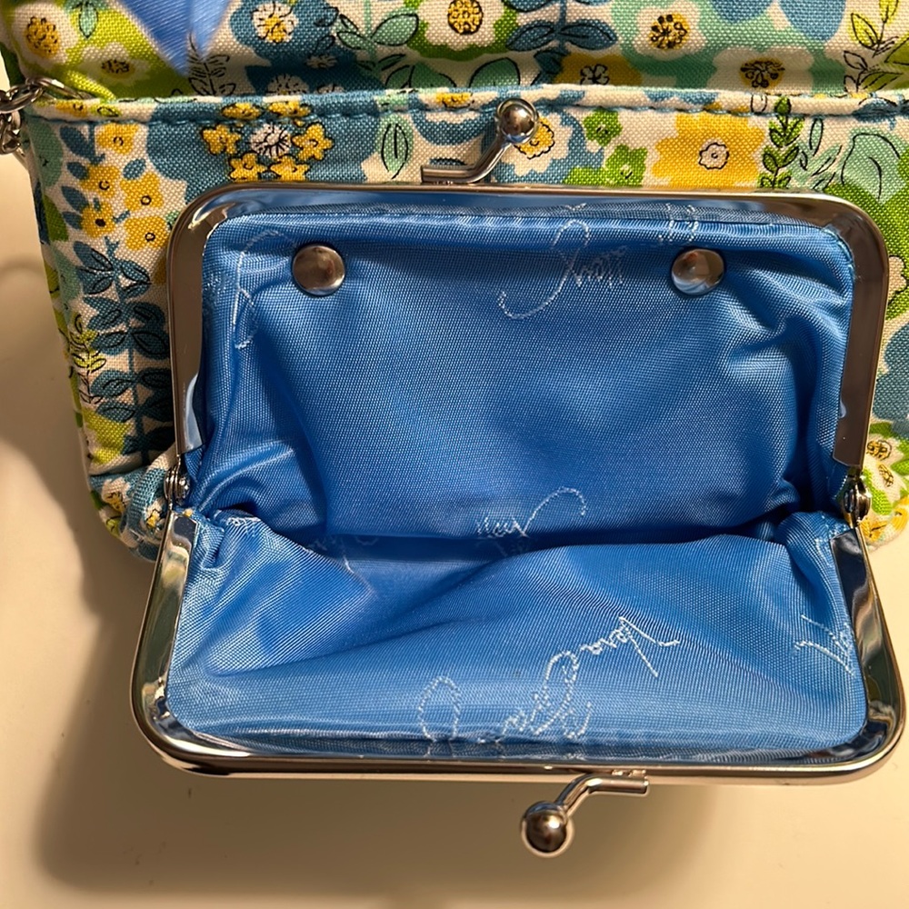 NWOT Vera Bradley Floral Bifold Wallet - Picture 4 of 9
